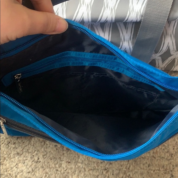 Everything crossbody - Picture 3 of 5